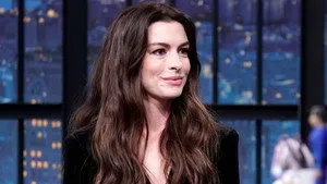 Anne Hathaway, David Byrne